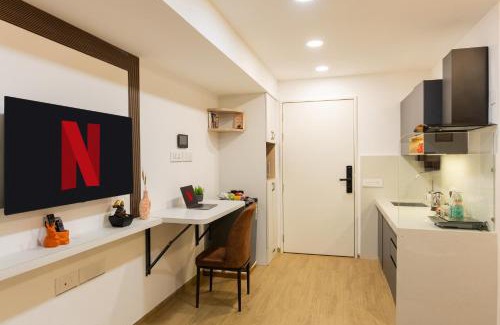 Viman Nagar House | Airport Aura 5 Min Walk to Airport