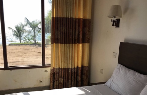 Uswetakeiyawa Bed & Breakfast | Airport Beach Villa