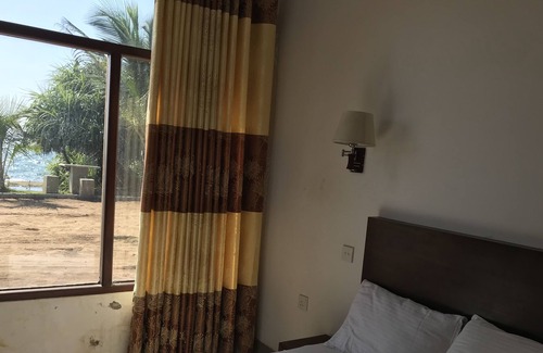 Uswetakeiyawa Bed & Breakfast | Airport Beach Villa