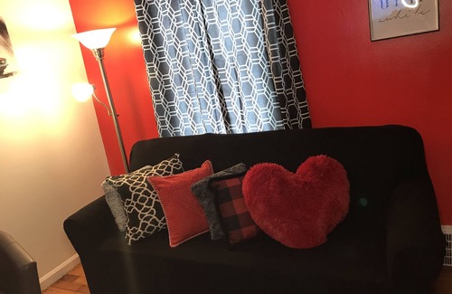 Wayne House | Airport Royal Palace! VEHICLE RENTALS AVAILABLE ASK HOST FOR DETAILS