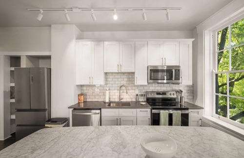 Pendleton Apartment | Airy, Elegant 1bd Apartment, Steps from Everything