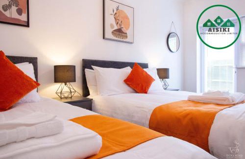 Watford Apartment | Aisiki Stays Apartments at Harwoods Road, Multiple 2-Bedroom, Pet-Friendly Flat, King or Twin or Double Beds, with Free Wi-Fi & Parking Space