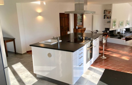 Est Villa | Aix en Provence 4km Villa 300m2, Large Heated Pool (28°C/82°F), 8 people + Baby