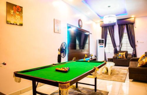 Ogombo House | Ajah - Duplex - Sleeps 4 - Pool - Parking