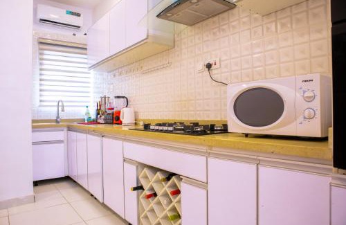 Ogombo House | Ajah - Duplex - Sleeps 4 - Pool - Parking