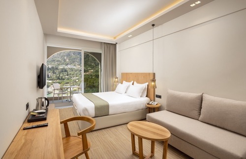 Lakones Hotel | Akrotiri Beach Resort Hotel - Adults friendly