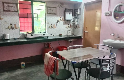 Guwahati House | Akshita Guest House By GRB