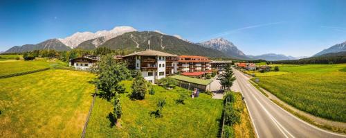 Wildermieming Hotel | Aktiv-Hotel Traube am Mieminger Sonnenplateau
