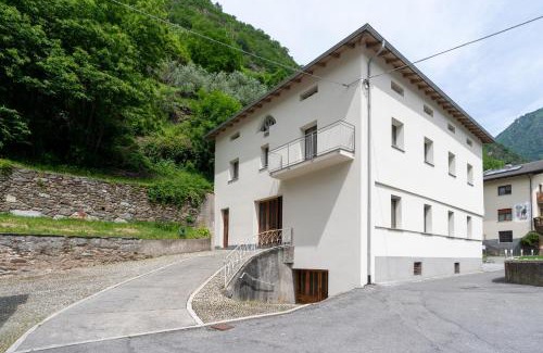 Grosotto Apartment | Al Campanile - Valtellina - 15 min da Bernina Express