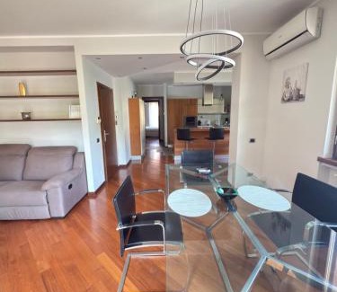 Canzo Apartment | Al Civico32