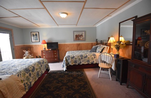 Fairbanks Cabin | Alaska Grizzly Lodge