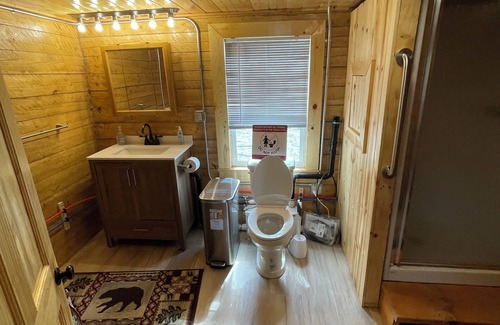 Badger Bed & Breakfast | Alaska log cabins on the pond B & B