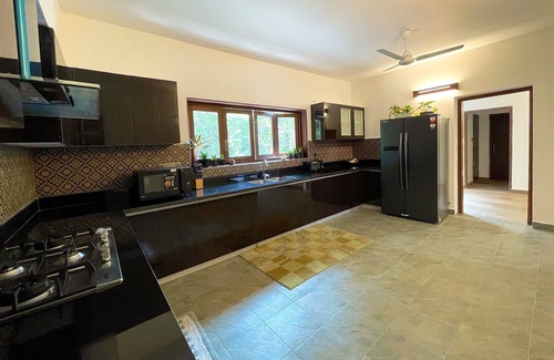 Kakkanad Apartment | Alaya @ Calypso - 6,000 Sq Ft Luxe Duplex - Stunning Stays for Groups & Families