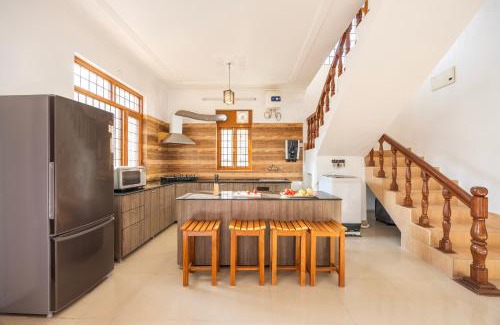 Bhimtal Villa | Alaya Stays Rose 3BHK Cottage Fenced by Hills with Fireplace