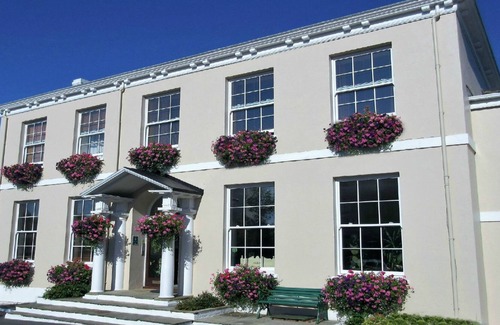 Saint Peter Port Apartment | Albany selfcatering apartments