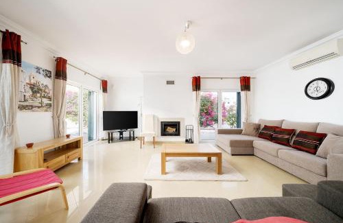 Albardeira Villa | Albardeira 83 by Destination Algarve