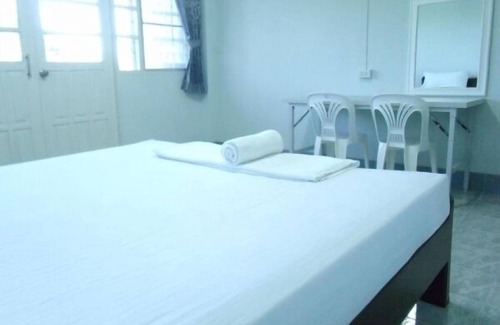 Saphli Hotel | Albatross Guesthouse Thungwualaen Beach