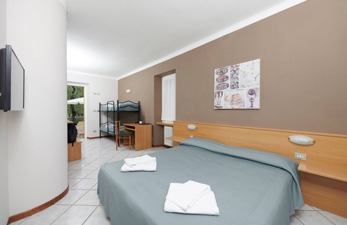 Torri del Benaco Hotel | Albergo Del Garda
