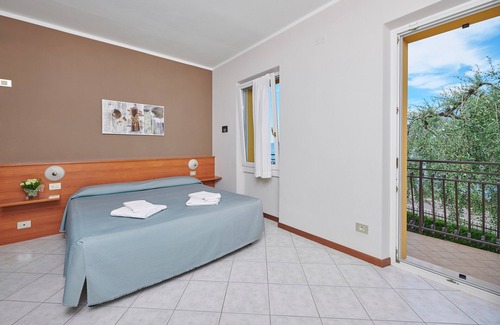 Torri del Benaco Hotel | Albergo Del Garda