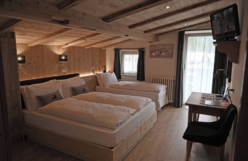Alba Hotel | Albergo Majorka