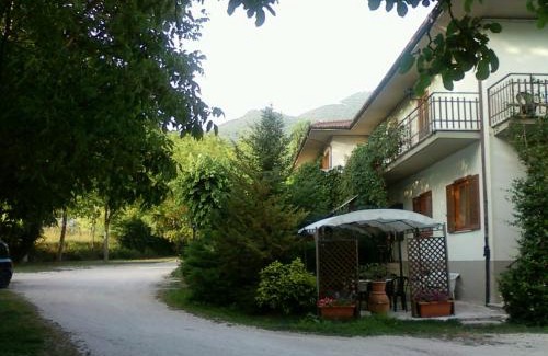 Rivodutri Hotel | Albergo-Ristorante"Parco alle Noci"tra la Cascata delle Marmore,Labro e valle Santa di S Francesco