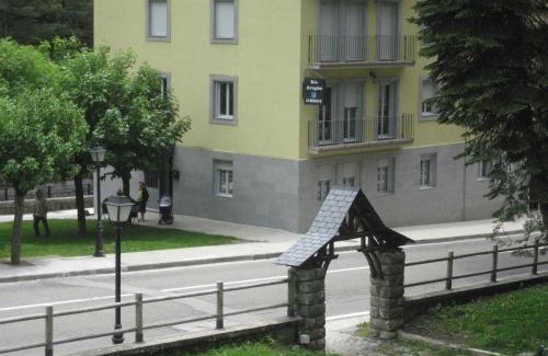 Canfranc-Estacion Hostel | Albergue Turístico Rio Aragon
