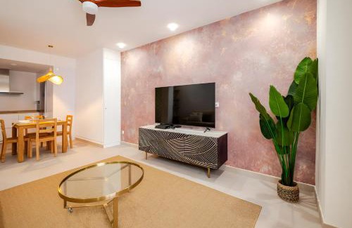 San Felipe Neri Apartment | AlbertHouse - Lujoso Apartamento en el Centro de Málaga