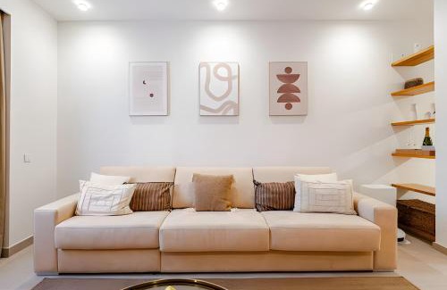 San Felipe Neri Apartment | AlbertHouse - Lujoso Apartamento en el Centro de Málaga