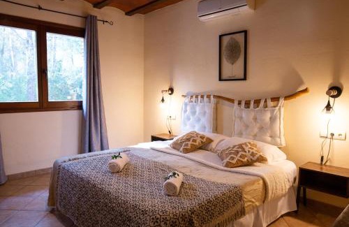 Mont-roig del Camp Villa | AldeaMia, Cozy villa for 8 people, pool, mountain view, beach at 8 min