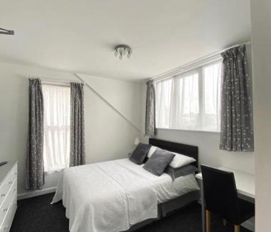 Newquay City Centre Bed & Breakfast | Alderberry Lodge