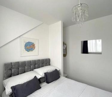 Newquay City Centre Bed & Breakfast | Alderberry Lodge