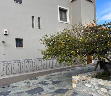Kounavi House | Aletraki -Off-Grid Retreat Above Heraklion, Peaceful Views