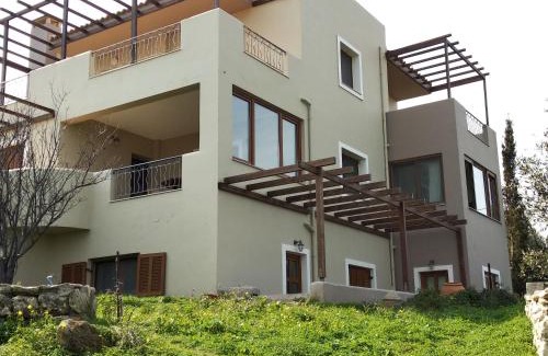 Kounavi House | Aletraki -Off-Grid Retreat Above Heraklion, Peaceful Views