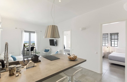 Drios House | Alexander Suites