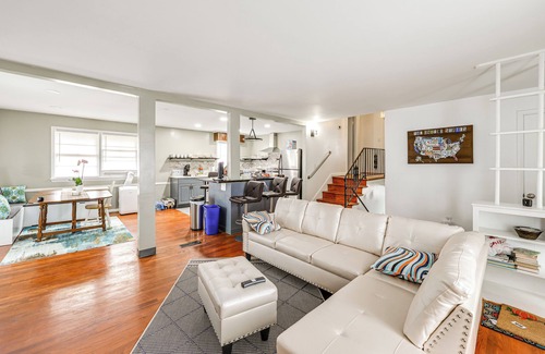 Mount Vernon Cottage | Alexandria, Mt Vernon Home by Hikes, Bikes & Sites