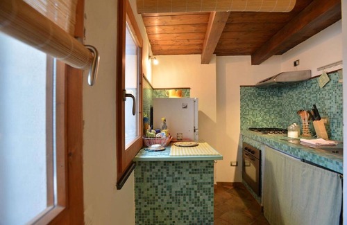 Alghero City Centre Apartment | Alghero Old Town, within the ancient walls, very close to sea. Topaz!