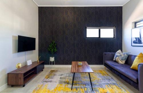 Greater Johannesburg Metropolitan Area Apartment | Alimama Spaces: Nonku's Greenlee Studio