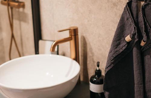 Kivik Hotel | Allé på Österlen