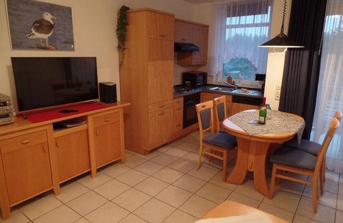 Zinnowitz Apartment | all annual. Apartment 2 adults. (+ 2 Ki.) Beach with swimming pool, sauna, balcony, incl. Parking.