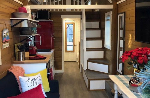 Nice Cabin | ALL INCLUSIVE AMENITIES:Kayak,SUP,Pedal Boat,PingPong,Pickleball,Movie Nt &MORE!