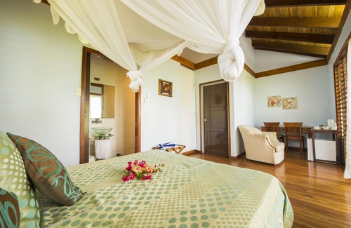 Tagaqe Resort | All Inclusive Exclusive Beachfront Resort (8 Separate private Villa's & Rooms)