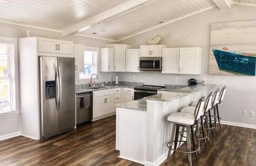 Surf City House | All Marshed Up - 1 block to Beach & Spectacular Marsh View