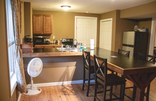 Cambridge Apartment | All Season Lake Front Getaway!