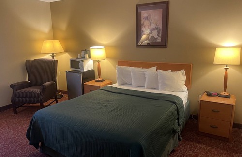Smithfield Hotel | All Seasons Inn & Suites