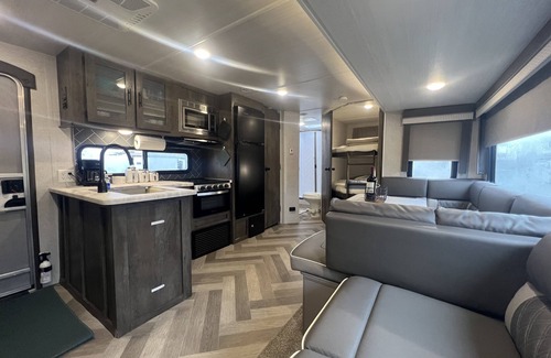 Valliant House | All You Need RV Dream Suite