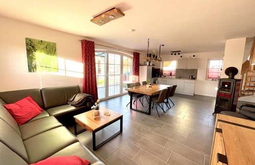 Warin House | Alleenhuus - Hochwertiges und Luxuriöses Ferienhaus Direkt am Wariner See