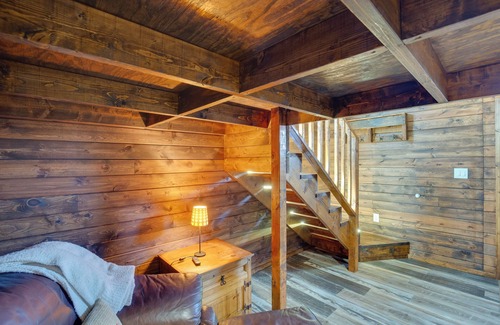 Lucas Apartment | Allen Studio Near Downtown: Hiking, Fishing & More