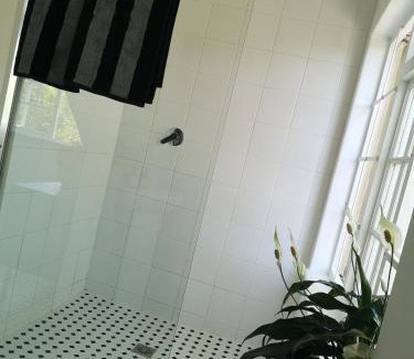 Somerset West Bed & Breakfast | Almond Cottage Bed & Breakfast