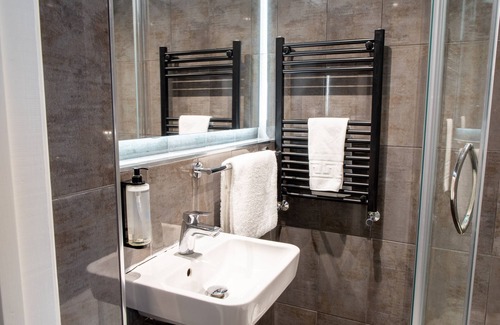 Almondsbury Hotel | Almondsbury Inn & Lounge