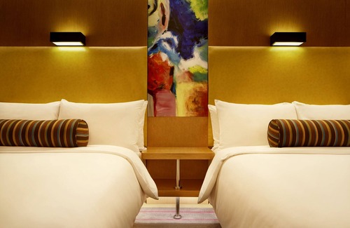 Baizhangpu Nongchang Hotel | Aloft Dongguan Dynamic Town